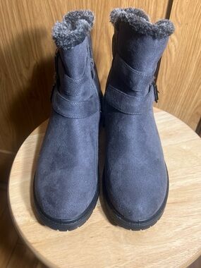 Women's Gray Faux Suede Fur-Trim Winter Ankle Boots